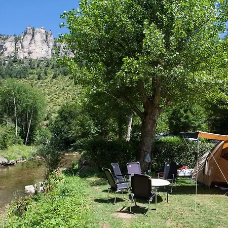 Mobil Avec Terrasse Pour 4 Personnes à - Api-1-52-432 Meyrueis